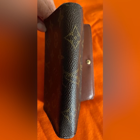Preloved. Vintage. Authentic Louis Vuitton Tresor Mono wallet - Picture 3 of 9